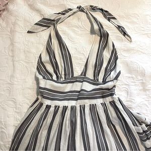 Urban Outfitters Casual Halter Tie-back Maxi Lightweight Breathable Beachy Dress